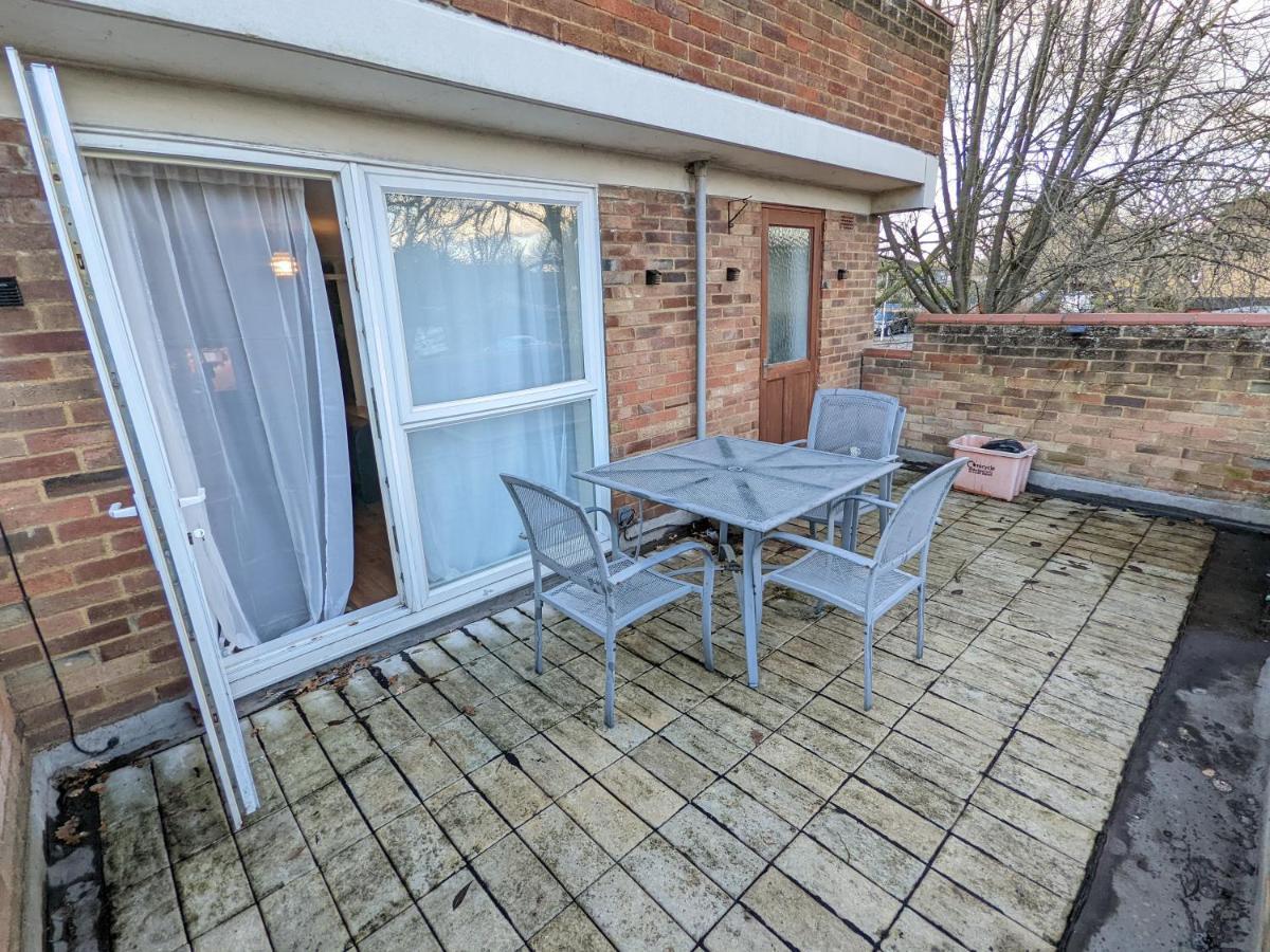 A&A Apartment Basildon Nevendon Exterior foto