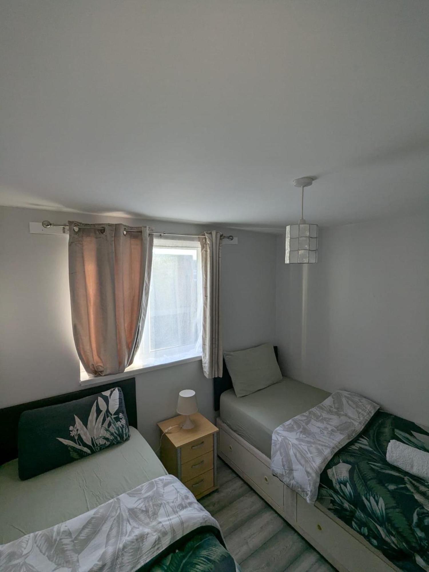 A&A Apartment Basildon Nevendon Exterior foto