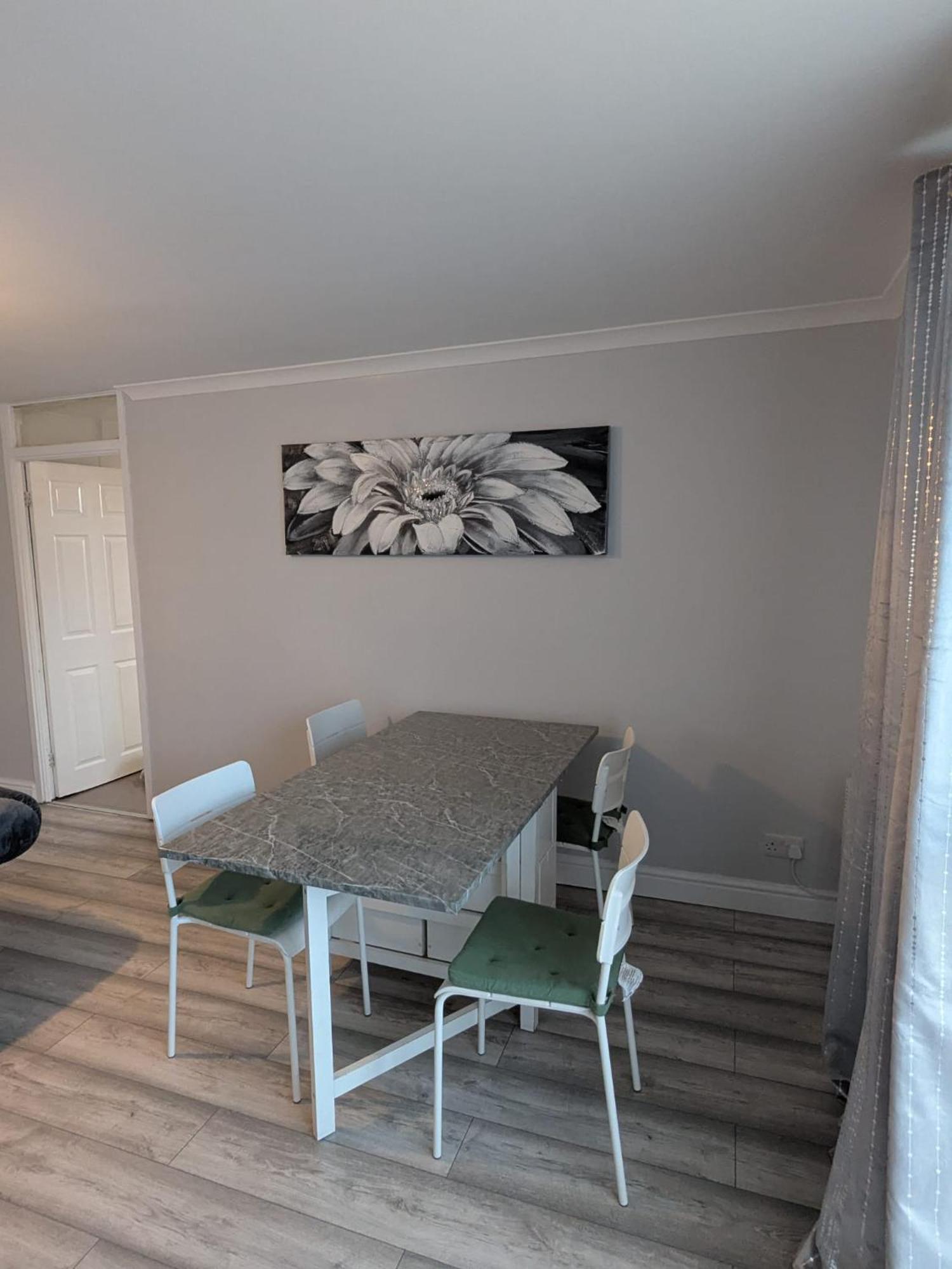 A&A Apartment Basildon Nevendon Exterior foto